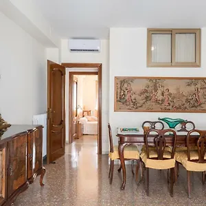  Apartament Hortis Apartment, 5 Persone, 2 Camere, Balcone, Metro C E Tram Per Il Centro Włochy